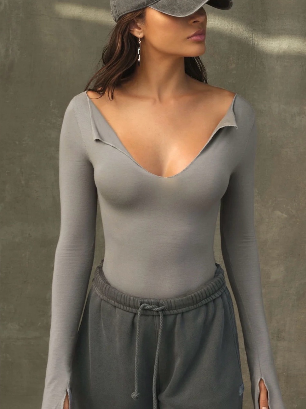 JOAH BROWN Notched V Neck Long Sleeve in Shadow Sz Small